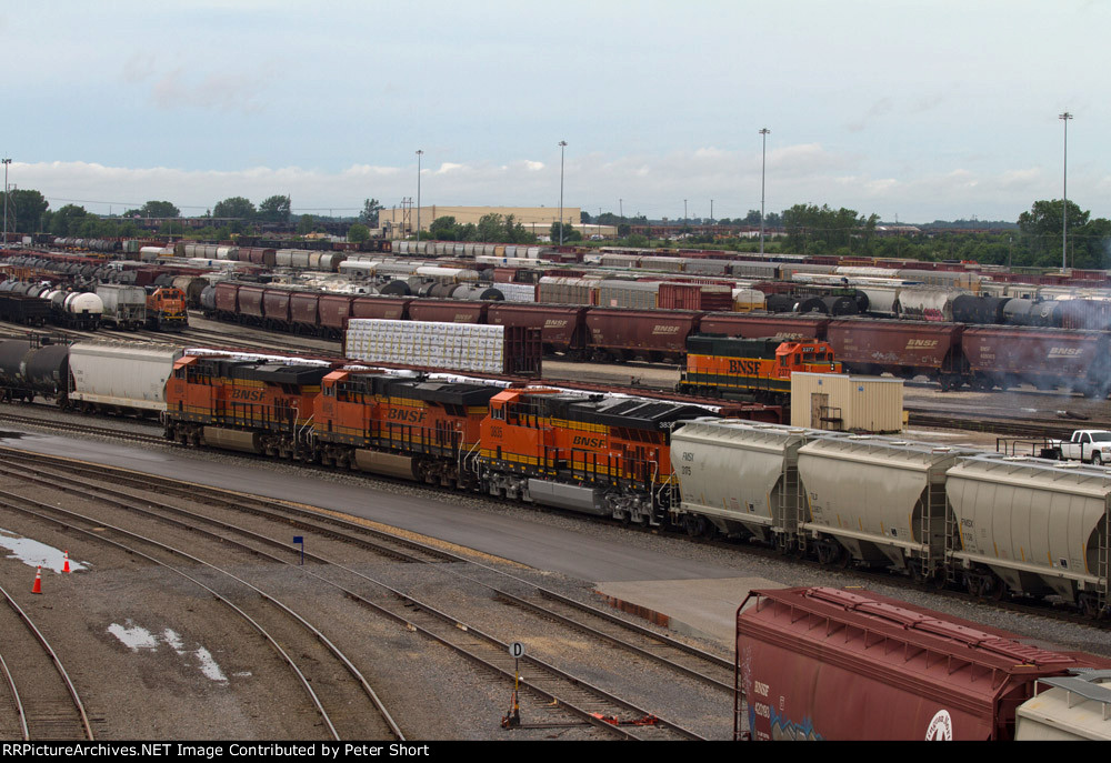 BNSF3835, BNSF8196 and BNSF8384 waiting to depart the yard